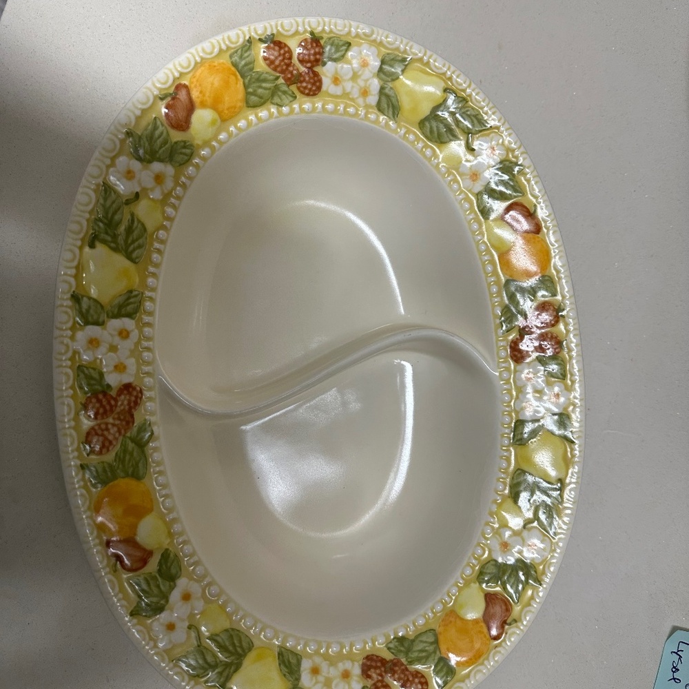 Della Robbia by Metlox Poppytrail Vernon 12" Oval Divided Vegetable Bowl